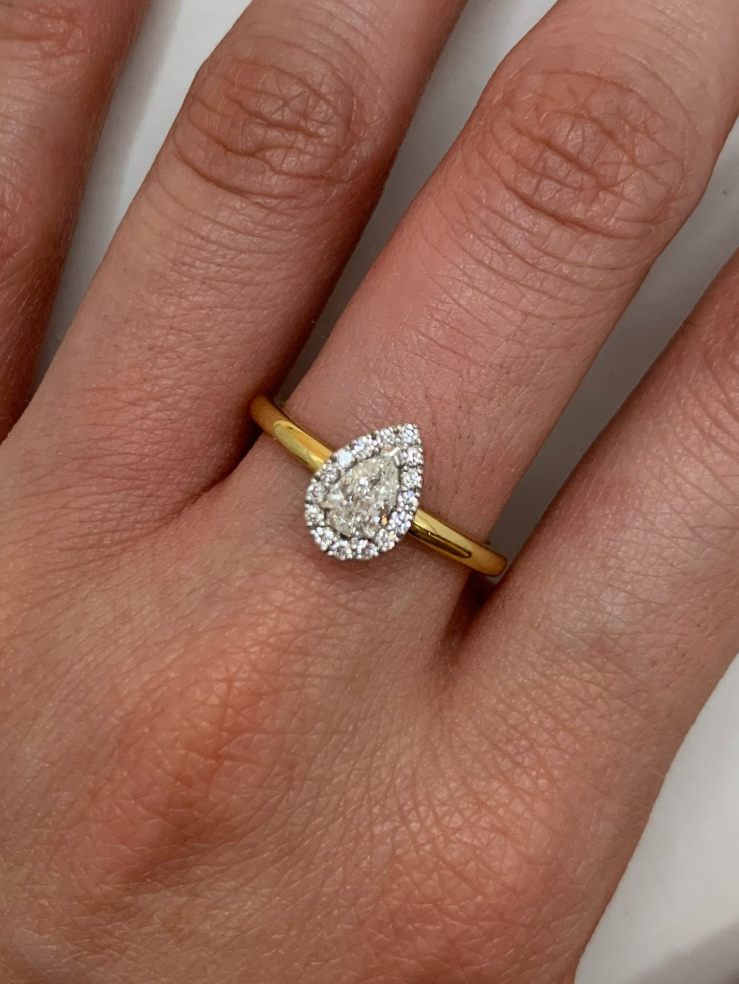 Pear halo diamond ring, 18K Yellow Gold T=0.41ct