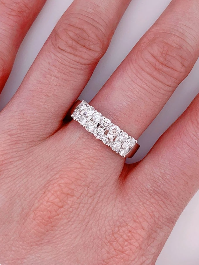 White Gold Diamond Set Ring, 18 Carat T=1.00ct.