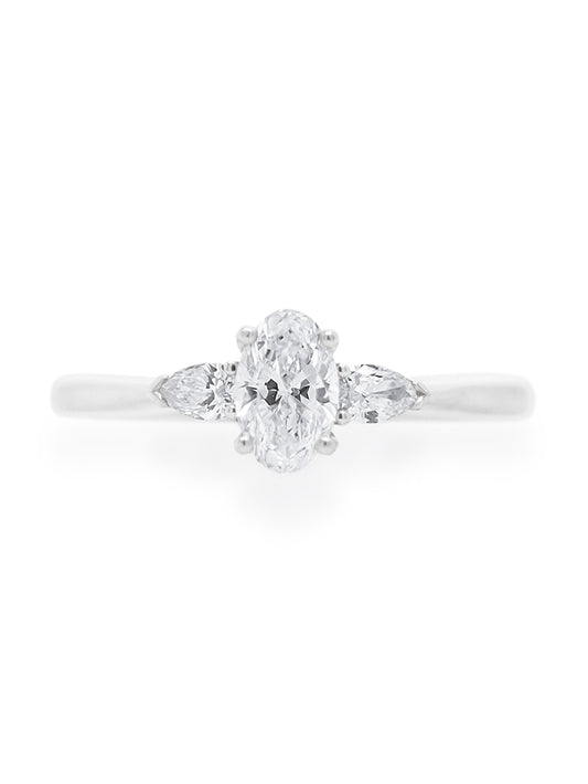 Trilogy Diamond Ring, T=0.66ct, 18K White Gold.