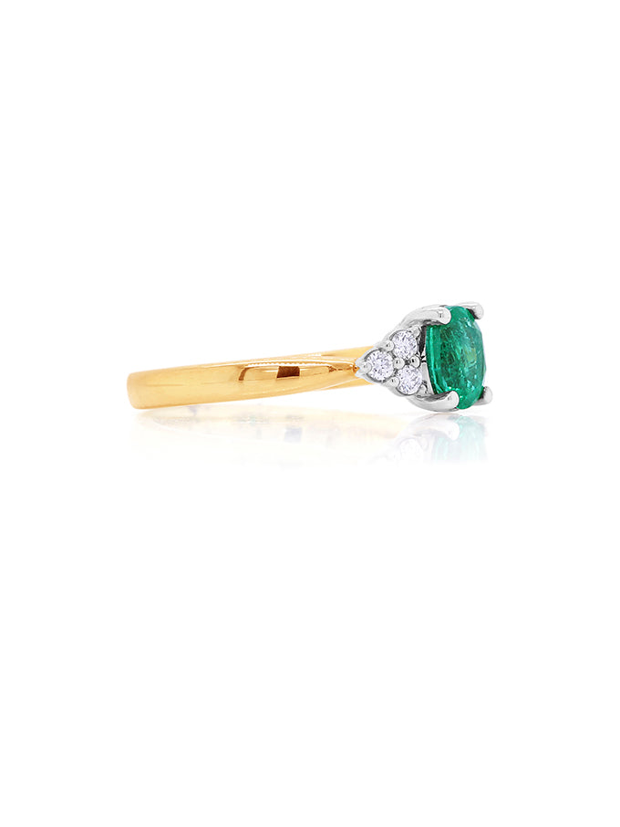 Natural Emerald & Diamonds Set Ring in 18 Carat Yellow Gold.