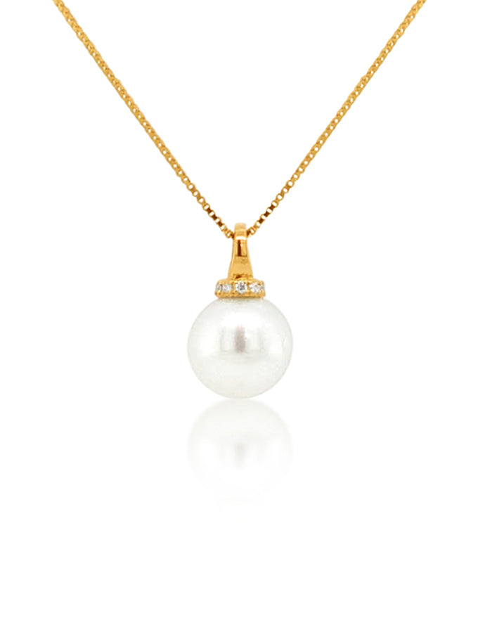 11mm South Sea Pearl & Diamond Pendant, 18 Carat Yellow Gold