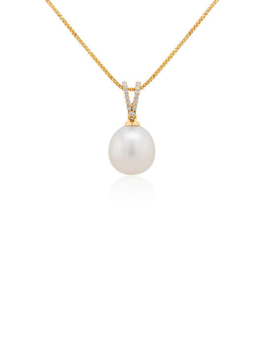 10mm South Sea Pearl & 0.08ct diamond pendant, 9k Yellow Gold