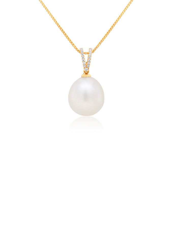 13-14mm South Sea Pearl & 0.08 Carat Diamond Pendant in 9K Yellow Gold