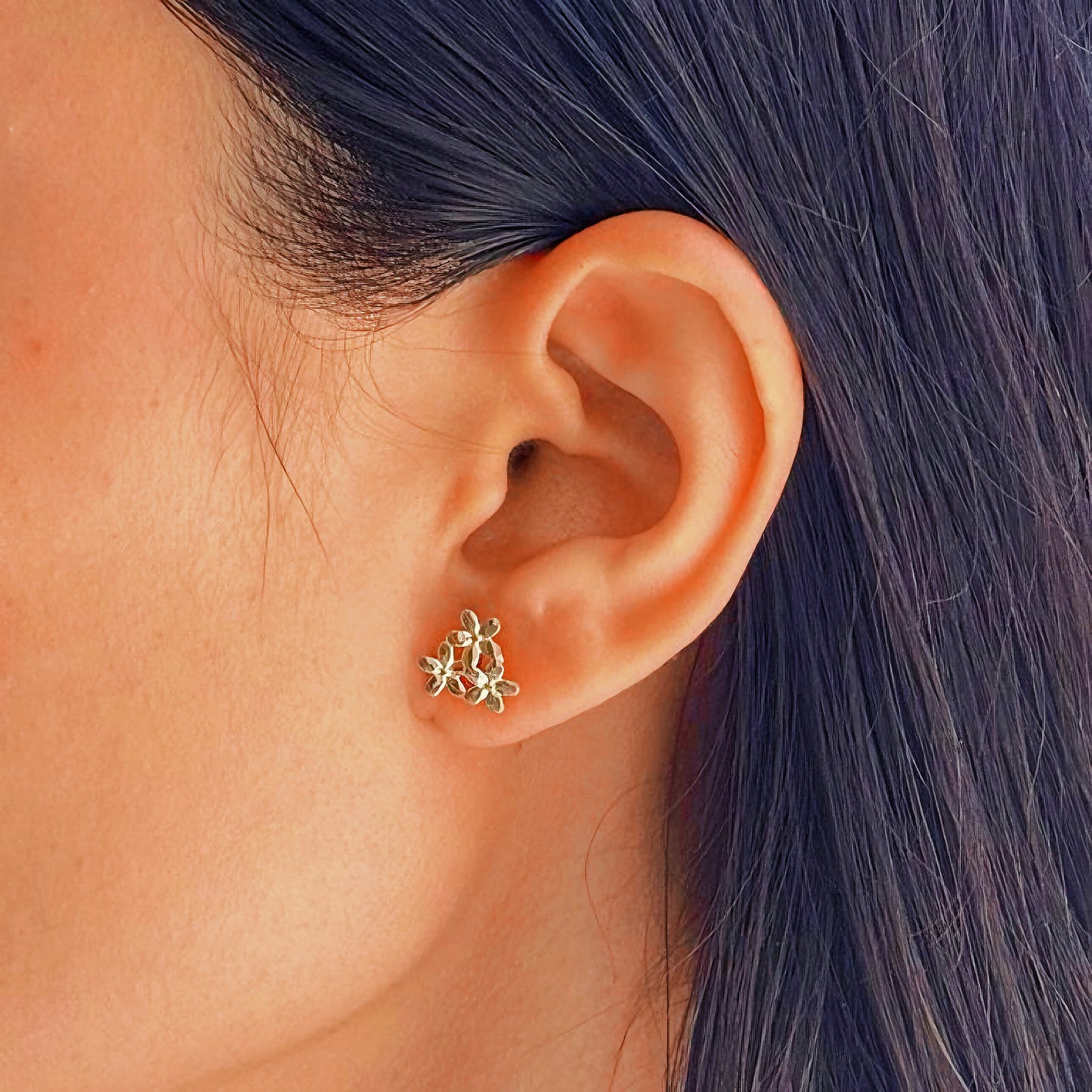 Flower Stud Earrings in 9 Carat Yellow Gold