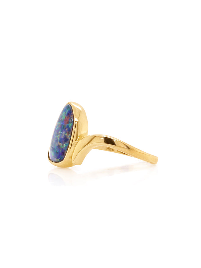 Triplet Opal Ring Freeshape, 9 Carat Yellow Gold